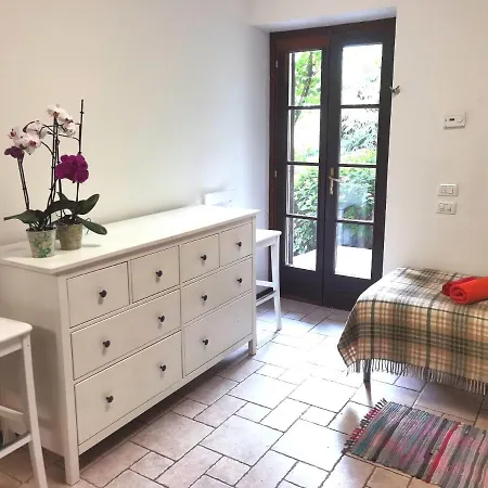 Om-nia Town Bed & Breakfast