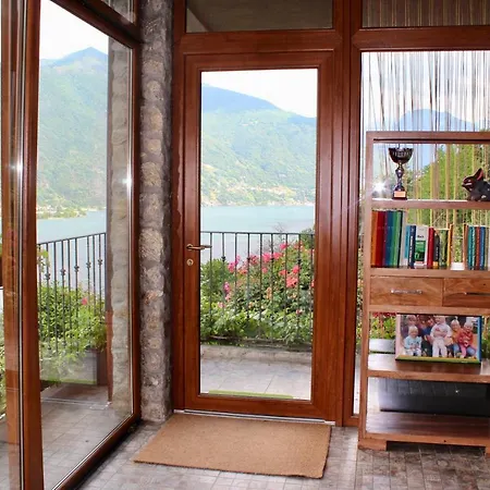 Om-nia Town Bed & Breakfast